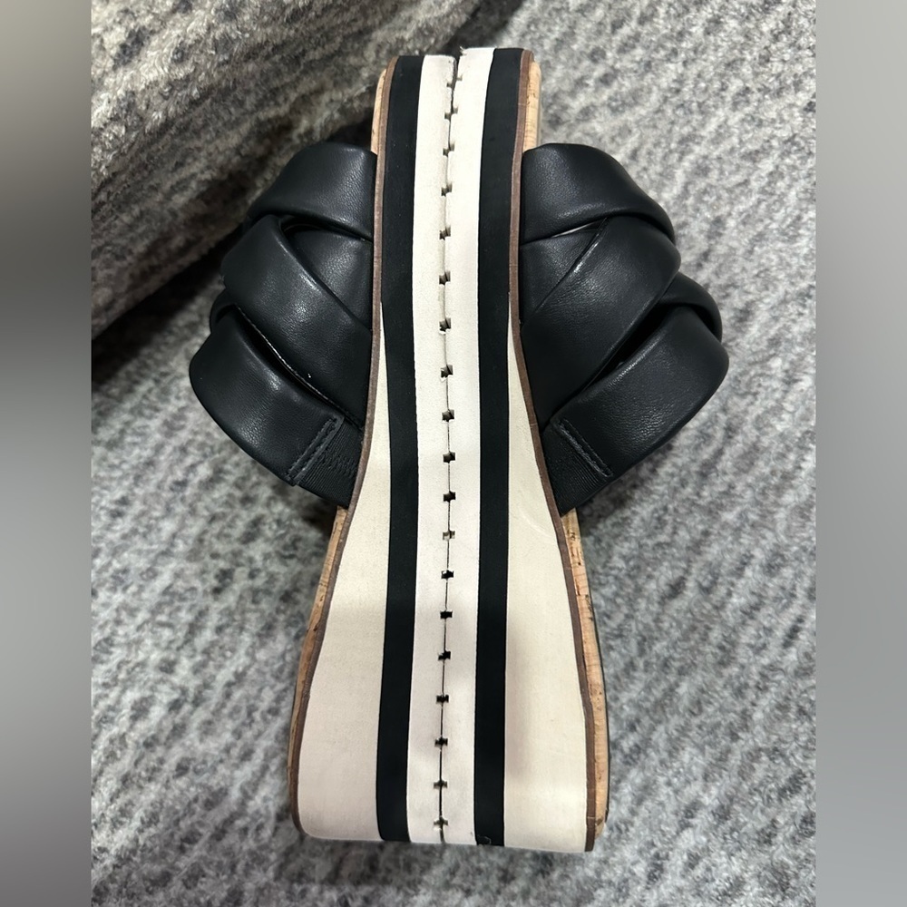 Vince Camuto black leather braided slides/sandals with cork soles and soft soles - Picture 5 of 8